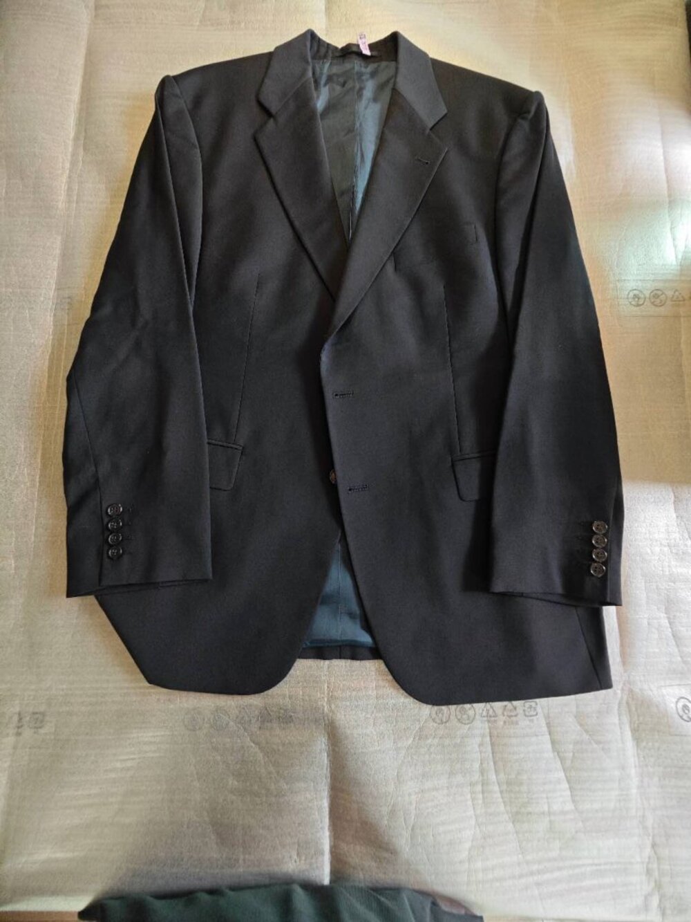 Aigner men's dark blue two-piece 56 suit